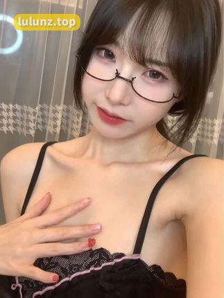 智桃Lucky微密圈资源揭秘，抖音网红智桃lucky的独特风采