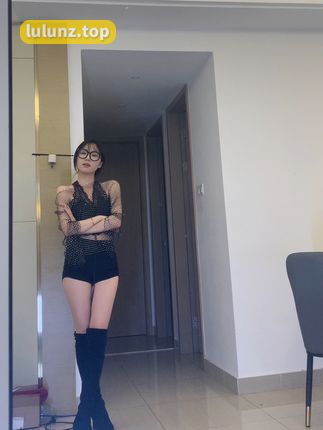 任智桃微密圈资源大公开，身材引人注目的她！