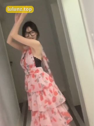 抖音颜值博主任智桃微密圈穿搭解析，智桃lucky时尚搭配全网最全合集