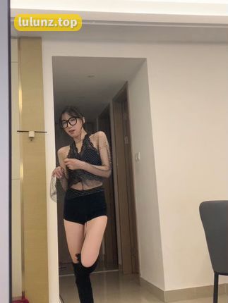 智桃Lucky的微密圈作品赏析，高颜值与才华的完美结合