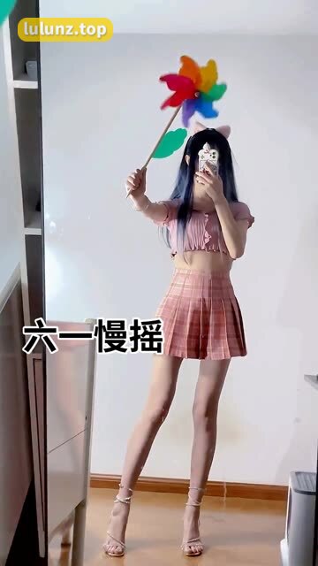 抖音小起本雾(蒹葭苍苍)的微密圈资源下载，高清图片尽在此处