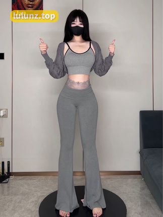 抖音阿尔卑香小狗子是谁？从普通女孩到网络红人，她的崛起之路