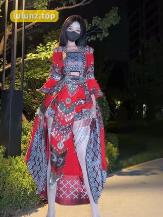 阿尔卑香小狗子的时尚魅力，微密圈作品中展现的独特风格