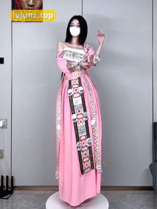 阿尔卑香小狗子的时尚魅力，微密圈作品中展现的独特风格