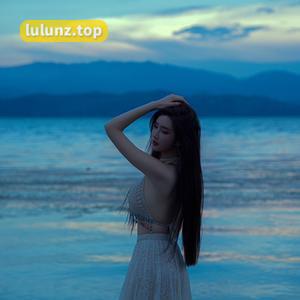 中国大胸美女周妍希个人写真艺术照合集，每一张都充满诱惑