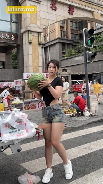 【微密圈】詹詹(詹妮)泳池蓝色比基尼，夏日清凉作品合集