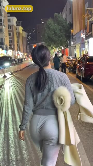 詹詹(詹妮)微密圈#嘉宾专享帖#09月17日红色丁字裤作品打包性感尽显，经典红色丁字裤作品全收录