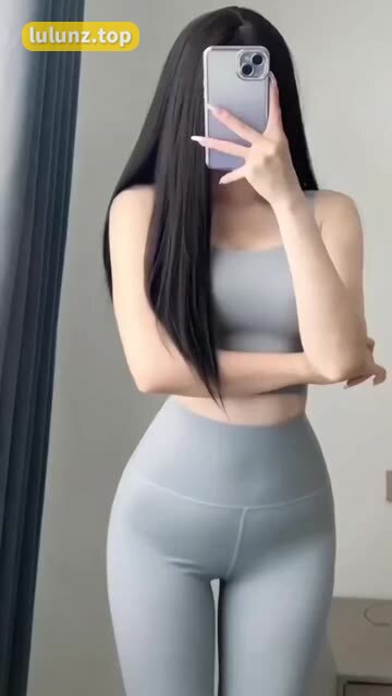 妮温柔的黑色系御姐风如何驾驭黑色系穿搭？微密圈分享她的黑色系造型