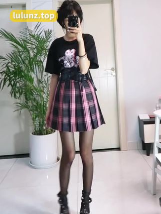 【微密圈】聂傲娇抖音萝莉萌妹的新风格，微密圈_聂傲娇风格图集大赏