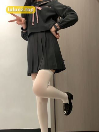 林扣弦微密圈视频照片合集，探索她的清新与性感