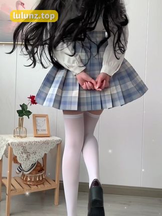 林扣弦的微密圈图集分享,纯欲感爆棚的吊带妹妹作品赏析