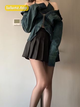 林扣弦的微密圈图集分享,纯欲感爆棚的吊带妹妹作品赏析