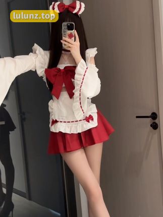 【微密圈】林扣弦付费作品合集，清纯吊带装扮的魅力揭秘