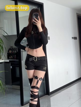 微密圈_林扣弦吊带妹妹的独家作品，202万粉丝背后的秘密