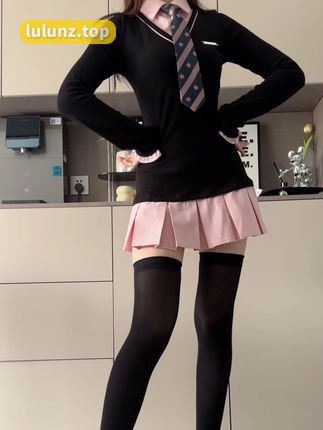 微密圈_林扣弦吊带妹妹的独家作品，202万粉丝背后的秘密