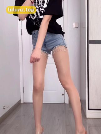 【微密圈】林扣弦最新吊带作品美图合集，林扣弦抖音私密圈大揭秘