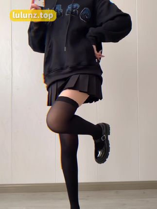 微密圈_林扣弦清凉吊带装，抖音粉丝热议的魅力作品