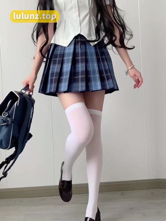 微密圈_林扣弦清凉吊带装，抖音粉丝热议的魅力作品