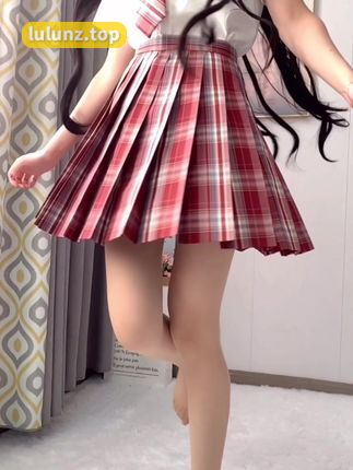 探寻抖音林扣弦的微密圈，清纯与性感的完美结合