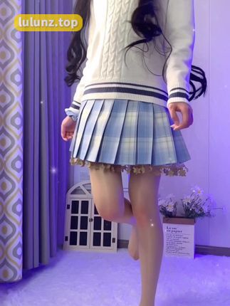 抖音红人林扣弦微密圈照片分享，清新与性感的碰撞