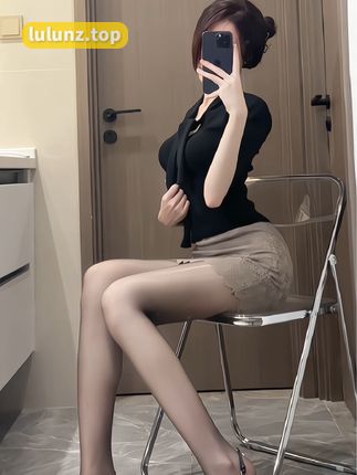 美了个滢的微密圈作品为何如此吸引眼球？