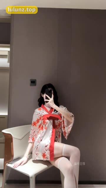 麻利亚辣全部经典写真作品合集,抖音红人麻利亚辣的写真魅力