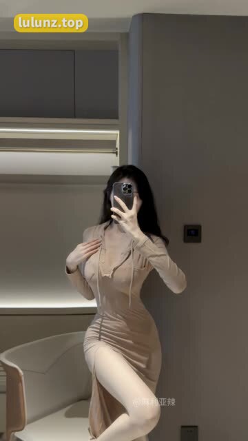 麻利亚辣9月微密最新作品粉丝们期待已久的更新，微密圈中的视觉盛宴