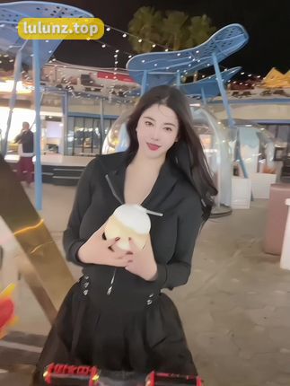 猪小七实际身材揭秘探寻她真实的身材，猪小七的身材真相大揭秘