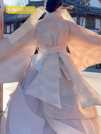 猪小七隐私泄露，猪小七隐私照片外泄背后的故事