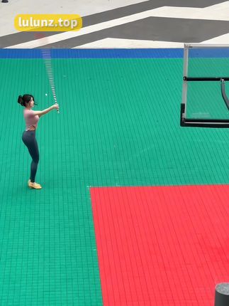 微密女神猪小七图集男士眼中的街拍女神，猪小七街拍女神之路，魅力无限