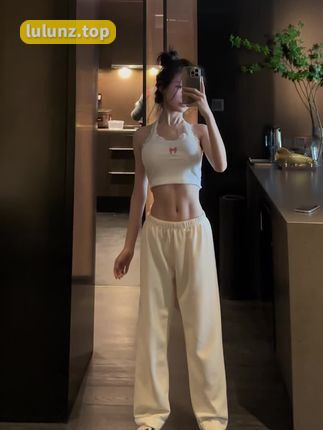 微密圈女神黎允熙baby，她如何通过好身材圈粉百万？