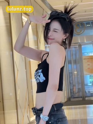 李嘉欣97的真实身高体重揭秘,网红女神李嘉欣97的完美比例
