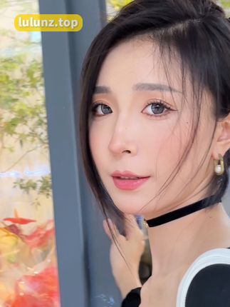 李嘉欣97微博更新，网红女神的最新动态分享