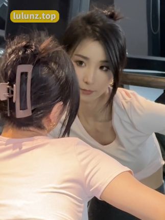 李嘉欣97的故事，微密圈女神背后的心路历程