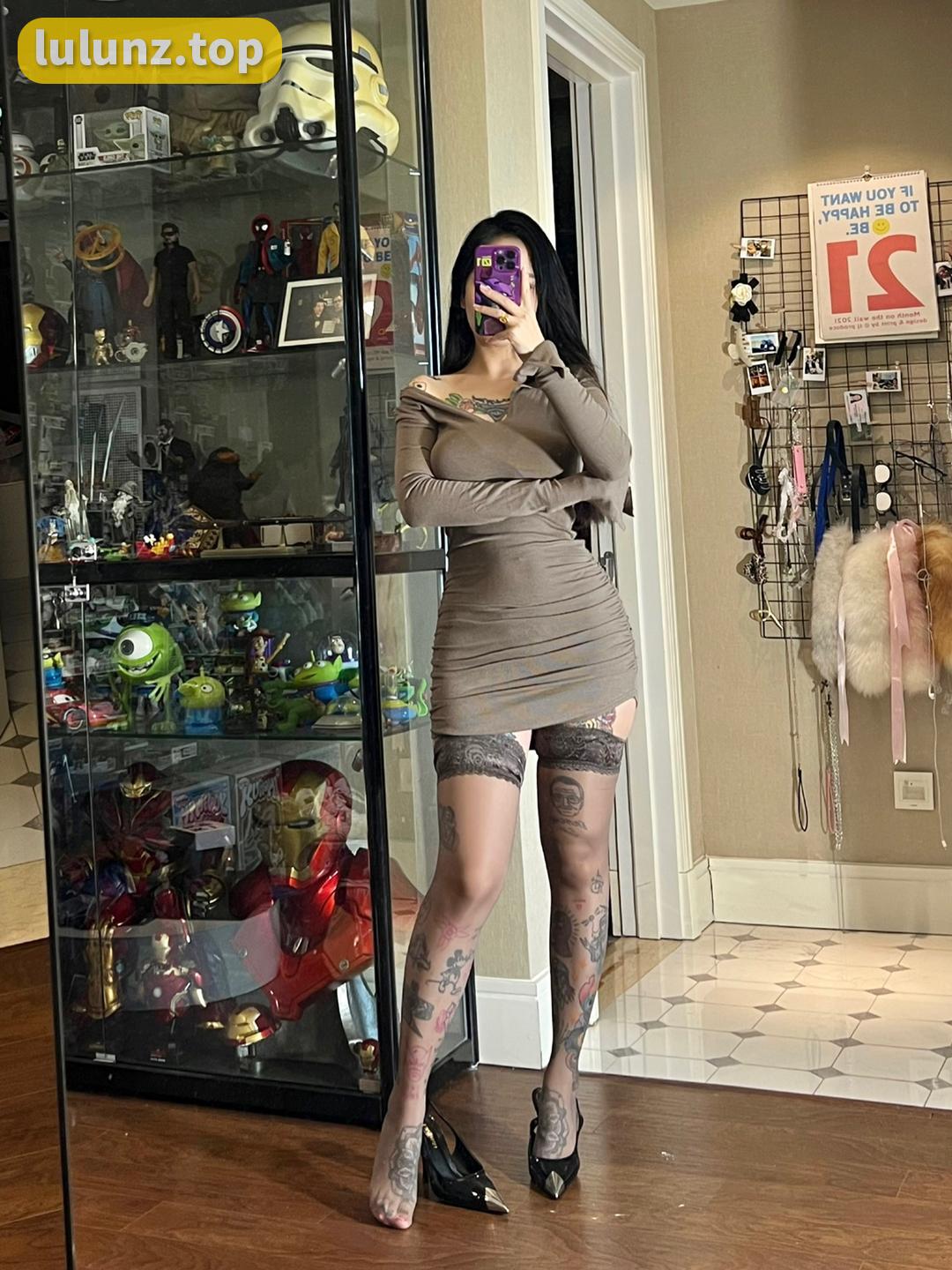 陈佩奇与卡通百科老王的关系解析，她们之间有什么联系？