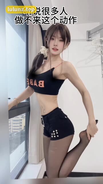 乔妹微密圈付费圈子作品合集,给乔买裙子的魅力为何如此难挡?