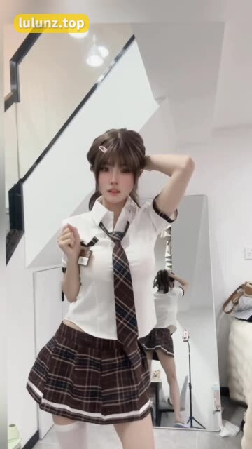 乔妹微密圈视频全集，给乔买裙子的圈子作品全解读