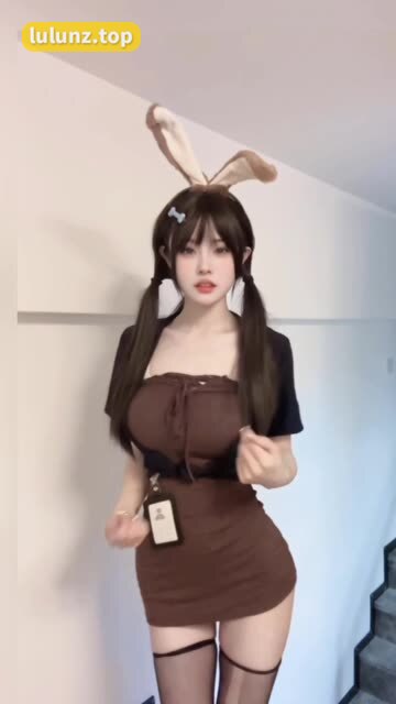 微密圈的乔妹写真视频合集，给乔买裙子作品为何如此受欢迎？