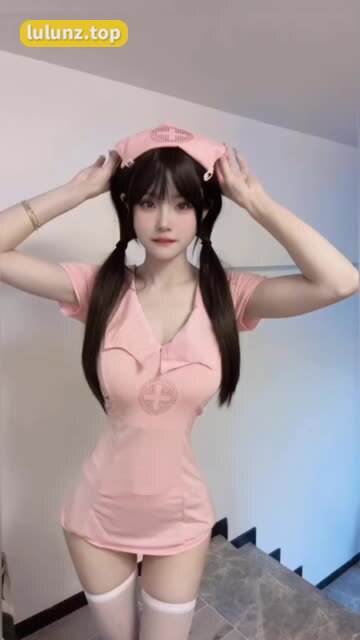 给乔买裙子海边长裙作品解析，微密圈中的夏日清新风格