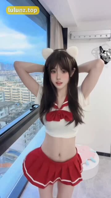 观看抖音上的给乔买裙子微密圈合辑，包括写真和视频的全面展示