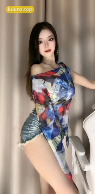 张鑫baby微密圈VIP资源曝光，三套精品图集作品震撼上线