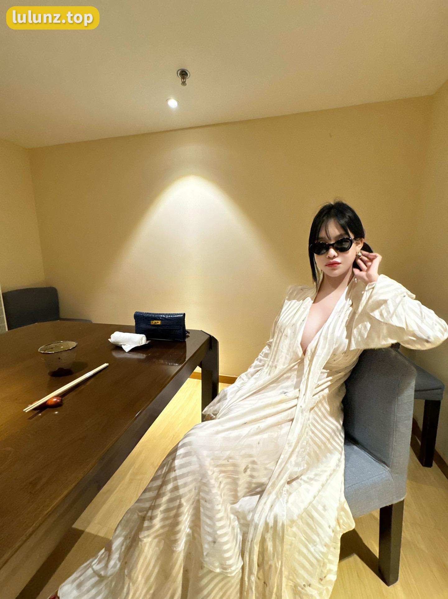 张鑫baby个人简介从素人到百万粉丝网红的崛起之路，揭秘张鑫Amy的成名故事