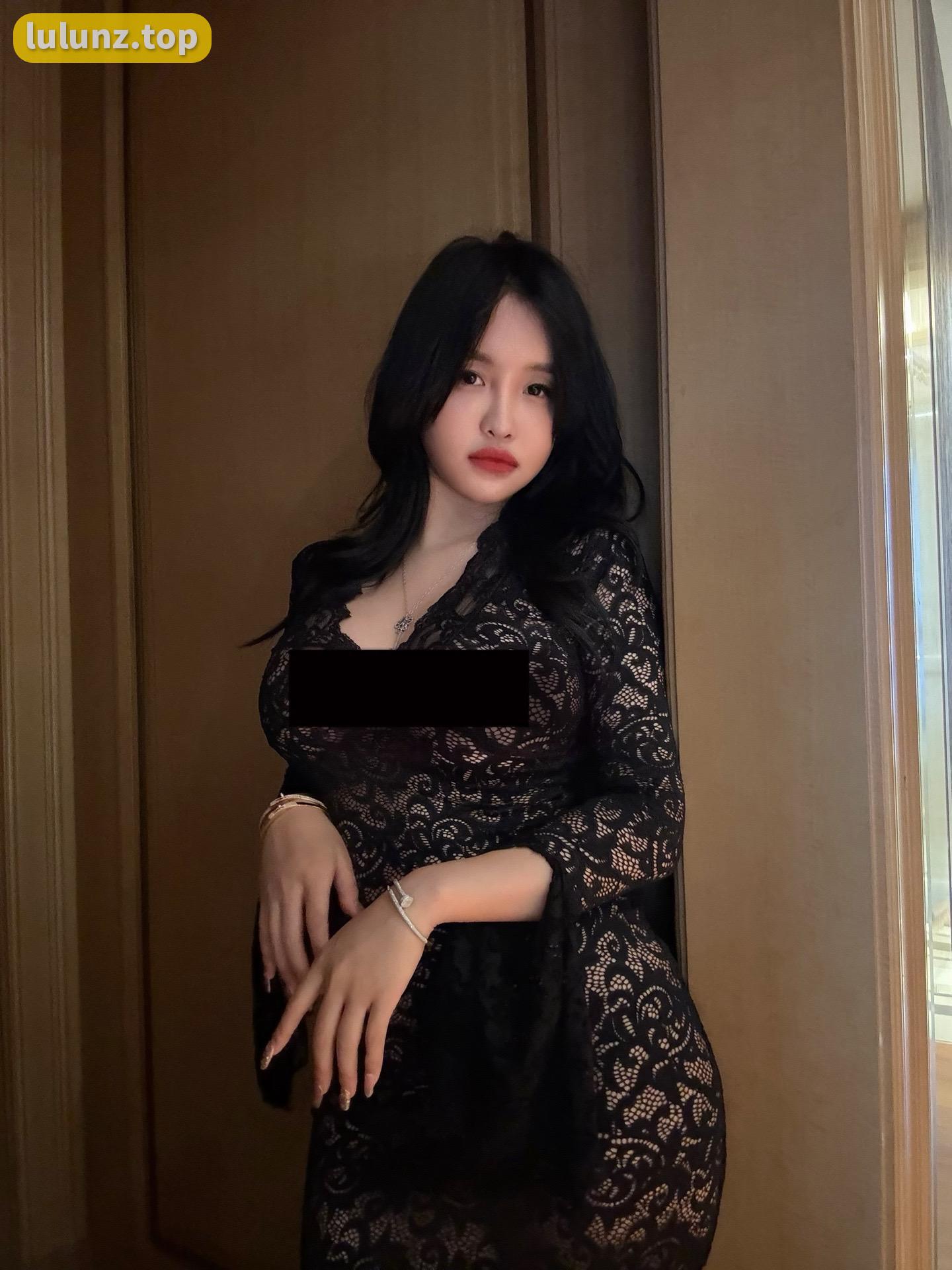 张鑫baby个人简介从素人到百万粉丝网红的崛起之路，揭秘张鑫Amy的成名故事