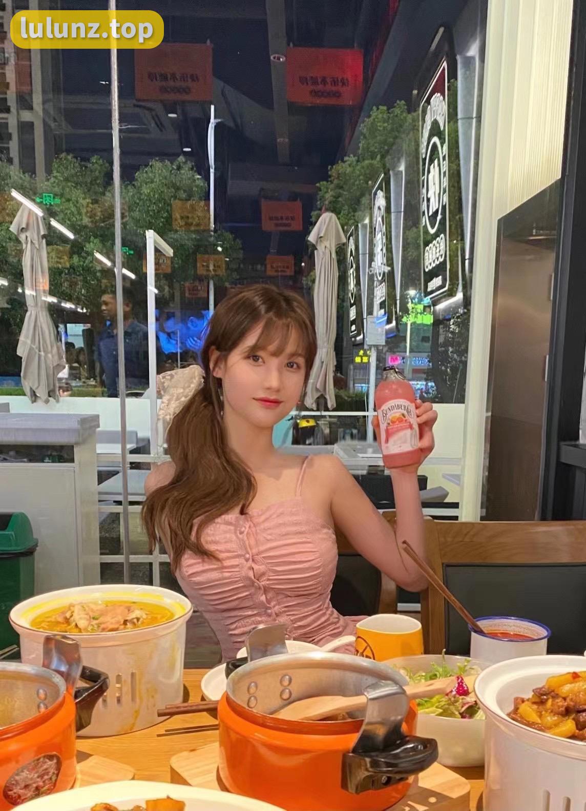 十万口草莓粥粥微密圈写真打包下载，精美资源一键收集