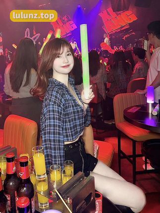 草莓粥粥微密圈写真合集大揭秘，B站百万粉丝UP主的独家作品