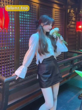 十万口草莓粥粥的微密圈作品合集，所有写真套图一次打包下载