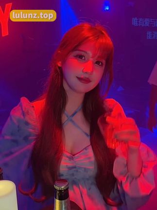 「十万口草莓粥粥」微密圈写真合集，无水印高清资源分享