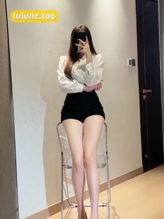 粉丝热议！可可西yyy微密圈最新JK制服作品独家发布