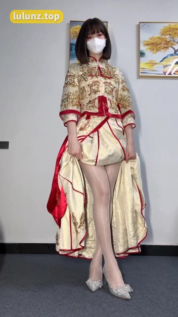 白龙猫女一天一口一个亲爱的的视频火了,白龙猫女为何如此受欢迎?