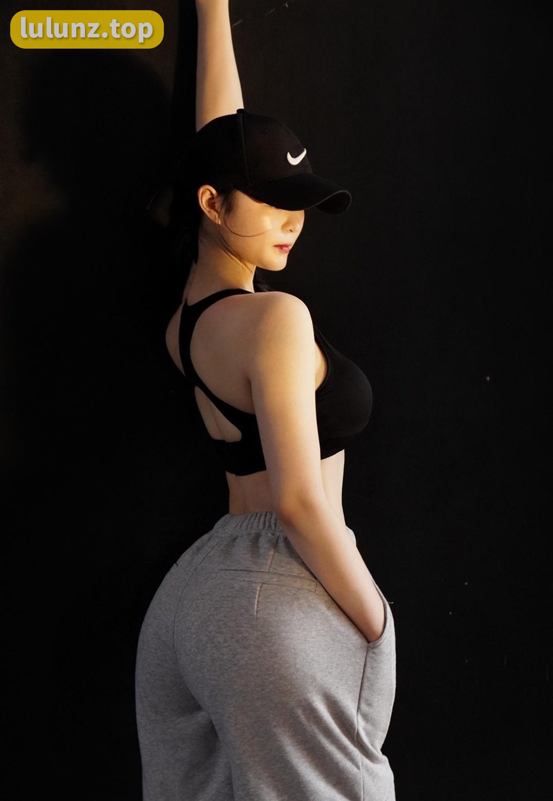 微密圈左公子666健身女神最新视频，健身照合集分享